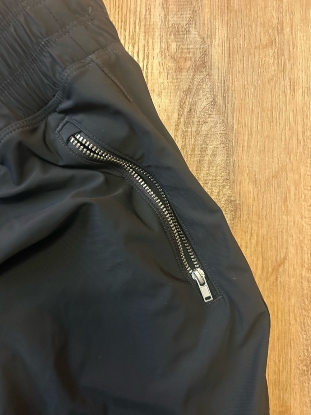 Old Navy Black Women's Cargo Jogger Pants - Picture 5 of 7